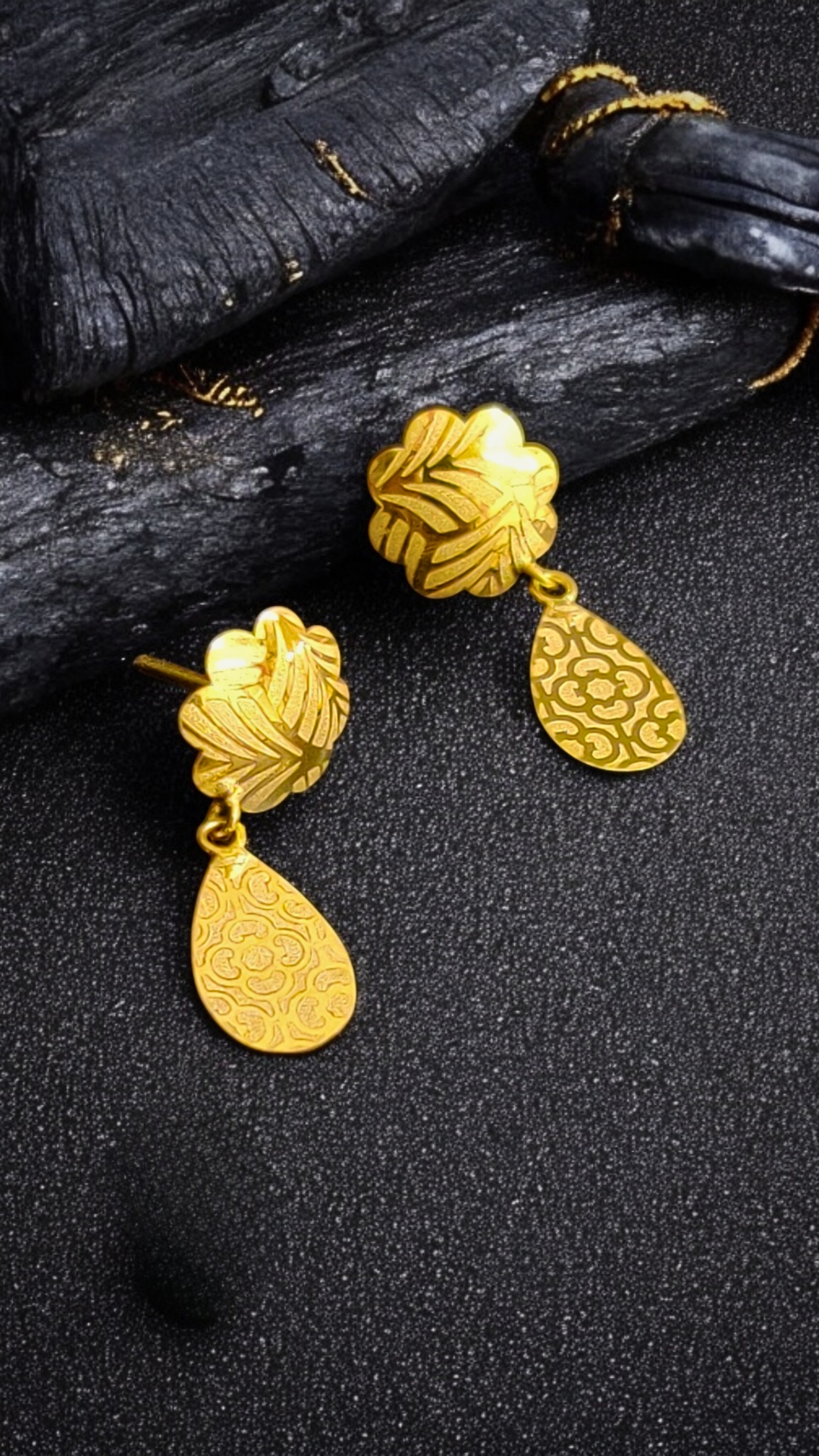 FEATHER LIGHT COLLECTION